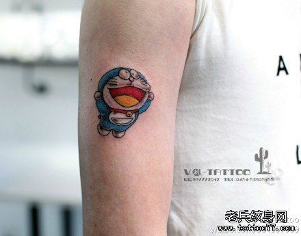 点击大图看下一张:一款手臂机器猫纹身图案