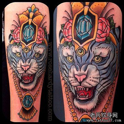 点击大图看下一张:手臂彩色老虎纹身图案