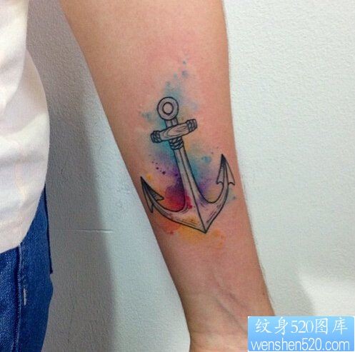 点击大图看下一张：一款手臂彩色船锚纹身图案