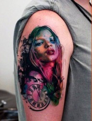 一款女性手腕蒲公英纹身图案