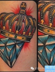 彩色钻石皇冠纹身图案