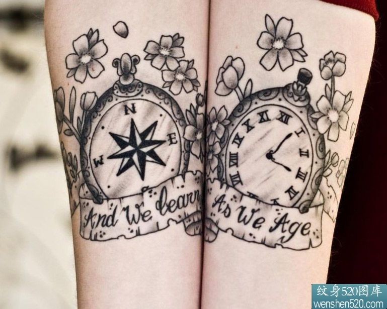 点击大图看下一张：记载幸福时光的指南针和时钟情侣纹身