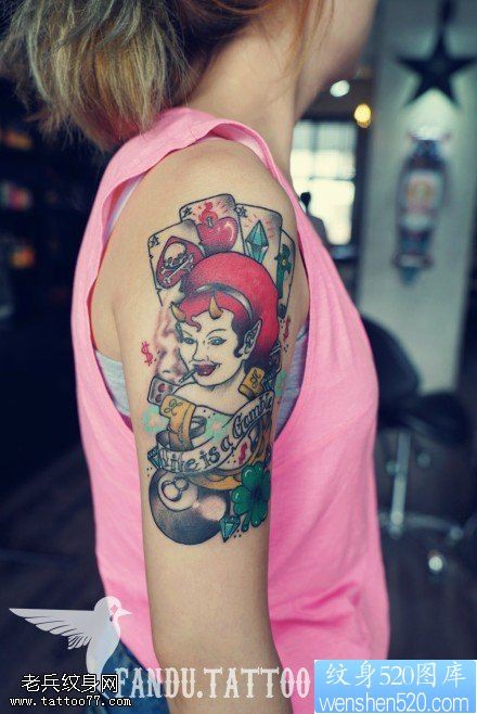 点击大图看下一张：女性手臂彩色魔鬼女郎纹身图案