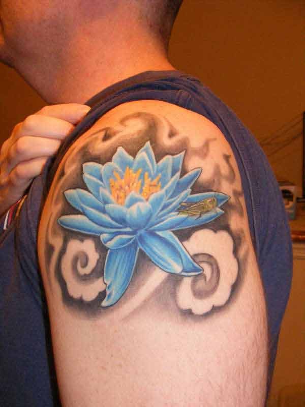 点击大图看下一张：手臂上好看的莲花纹身图4