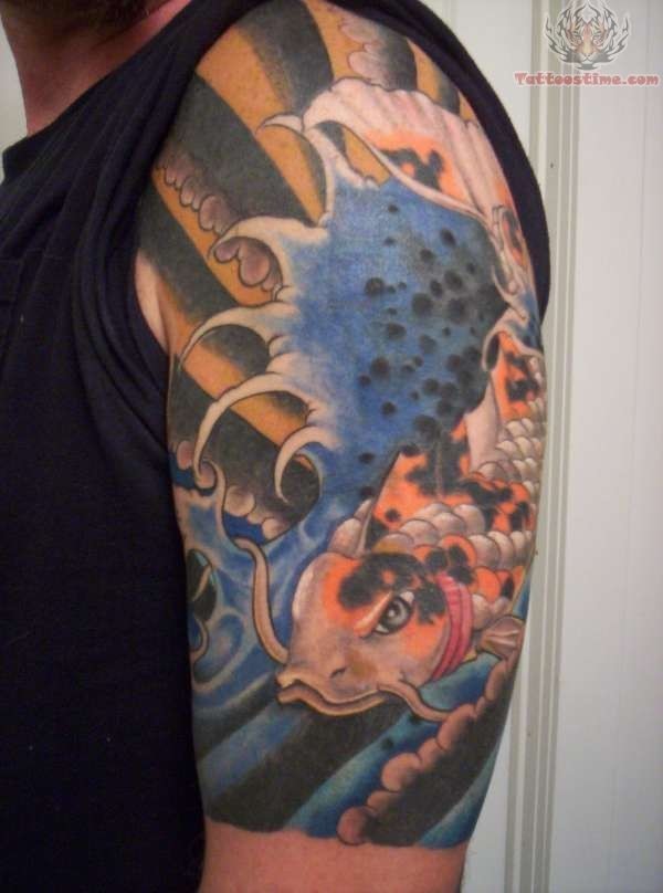 点击大图看下一张：手臂上非常帅气的鲤鱼纹身图2