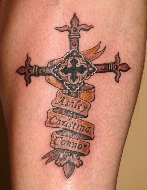 点击大图看下一张：手臂上时尚个性的十字架纹身图4