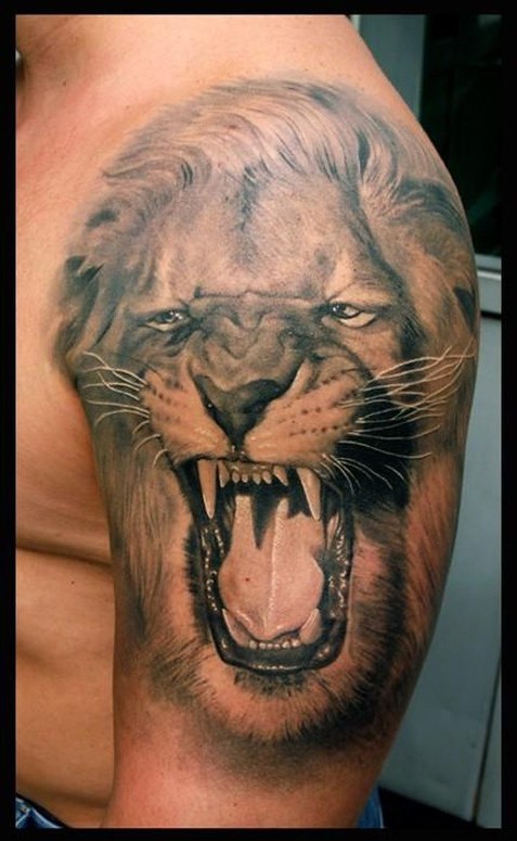 点击大图看下一张：超级威猛的狮子纹身图3