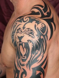 霸气的手臂狮子图腾纹身