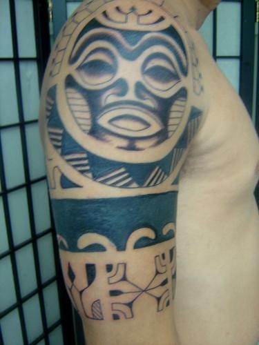 点击大图看下一张：手臂上简洁的玛雅图腾纹身图2