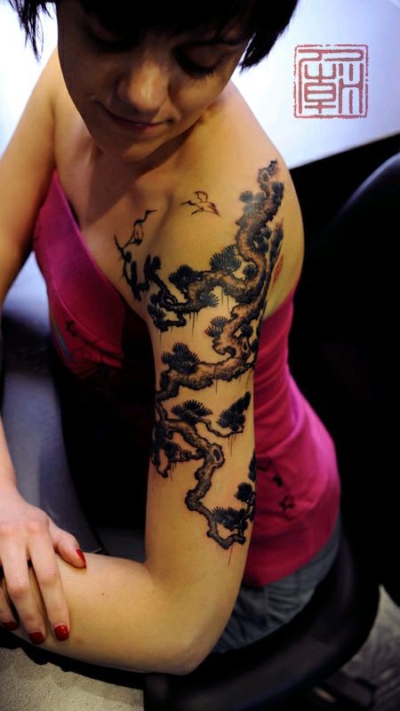点击大图看下一张：美女纹身师Joey Pang的手臂纹身作品图3