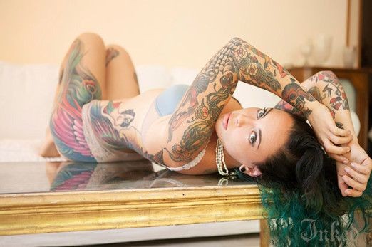 点击大图看下一张：性感时尚的美女花臂纹身图23