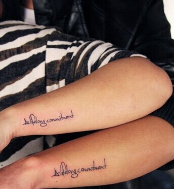 点击大图看下一张：时尚清新的麒麟手臂英文刺青图6