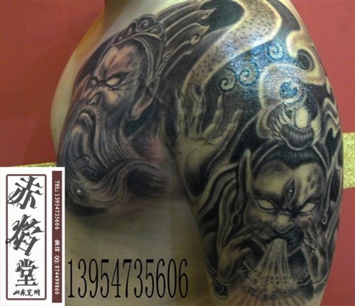 点击大图看下一张：男士个性经典纹身图2