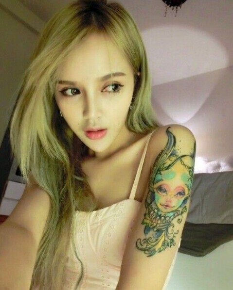 点击大图看下一张:生活中的她们是如此美丽图20