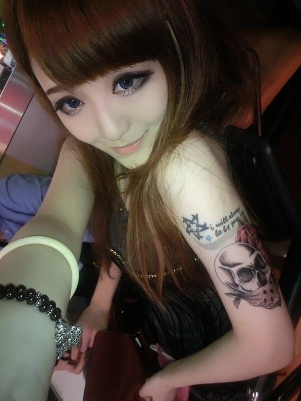 点击大图看下一张:生活中的她们是如此美丽图21