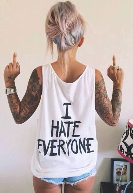 点击大图看下一张:纹身美女的个性人生图3