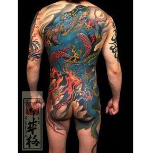 点击大图看下一张：日本山口组纹身