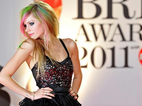 点击大图看下一张：朋克小魔女艾薇儿个性写真图13