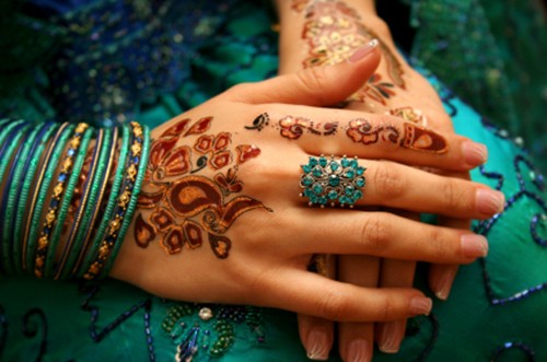 点击大图看下一张：印度海娜个性手臂纹身