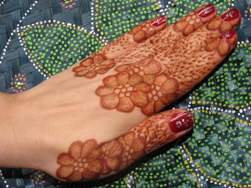 点击大图看下一张：印度海娜个性手臂纹身图3