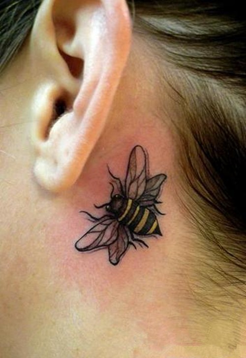 点击大图看下一张：小巧可爱的蜜蜂纹身