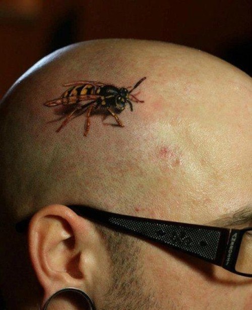 点击大图看下一张：小巧可爱的蜜蜂纹身图2