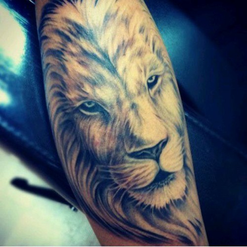 点击大图看下一张：霸气狮子头手臂纹身图2