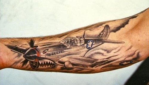 点击大图看下一张：帅气的航空飞机图片纹身