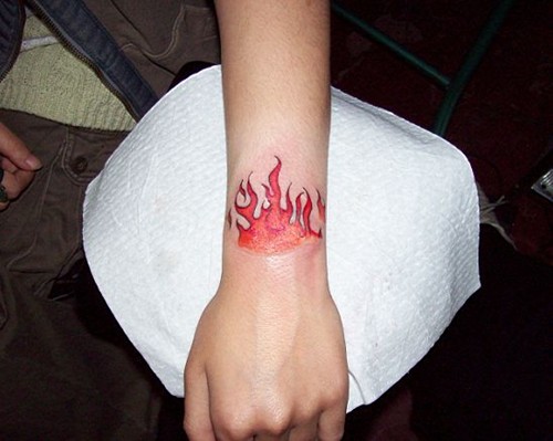 点击大图看下一张：燃烧的火焰图腾纹身图6