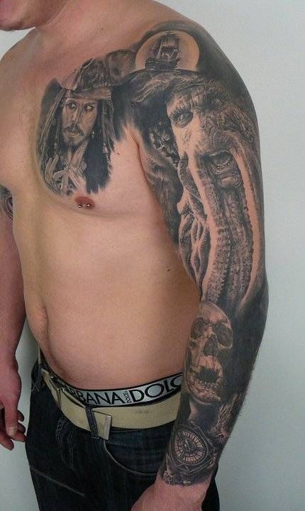 点击大图看下一张：适合男士纹的一款超有个性的半甲纹身图案