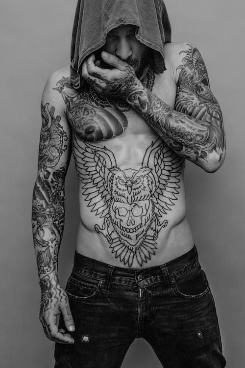 点击大图看下一张：适合男士纹的一款超有个性的半甲纹身图案图3