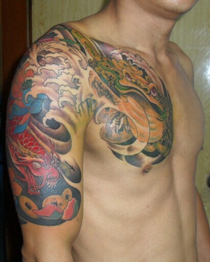 点击大图看下一张：传统色彩的亚洲半甲纹身图3