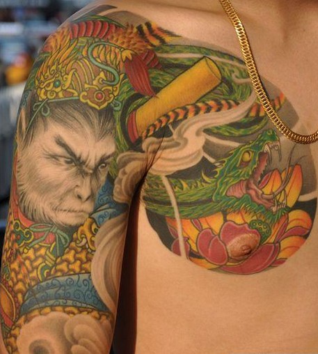 点击大图看下一张：霸气地 孙猴子半甲纹身