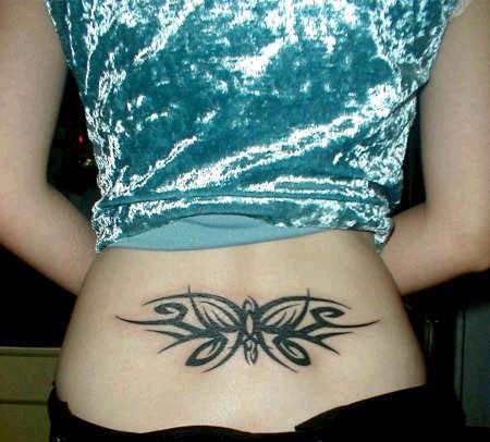 点击大图看下一张：腰部蝴蝶图腾纹身