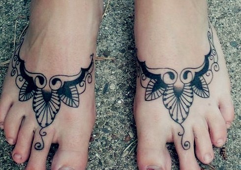 点击大图看下一张：女性脚部漂亮的图腾刺青