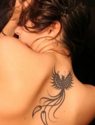 女性背部好看的莲花图腾纹身