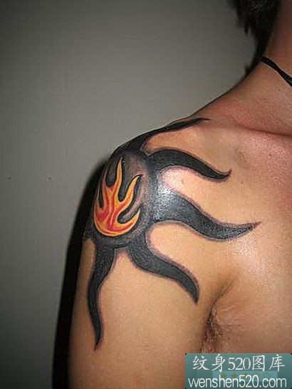 点击大图看下一张：肩部上纹一个火焰图腾还不错