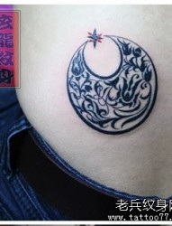 腰部好看的图腾月亮纹身图片
