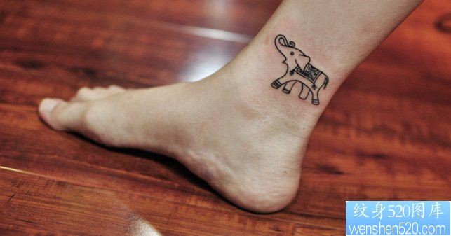 点击大图看下一张：推荐一幅脚踝小象图腾纹身图片