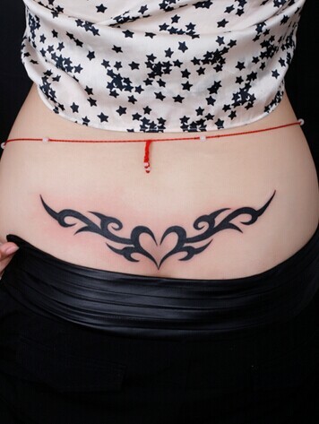 点击大图看下一张:时尚潮流的图腾纹身图7