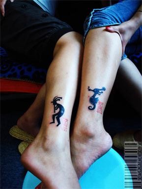 点击大图看下一张：情侣脚踝个性的图腾纹身图3