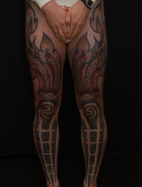 点击大图看下一张：德国纹身师GERD经典腿部图腾图2
