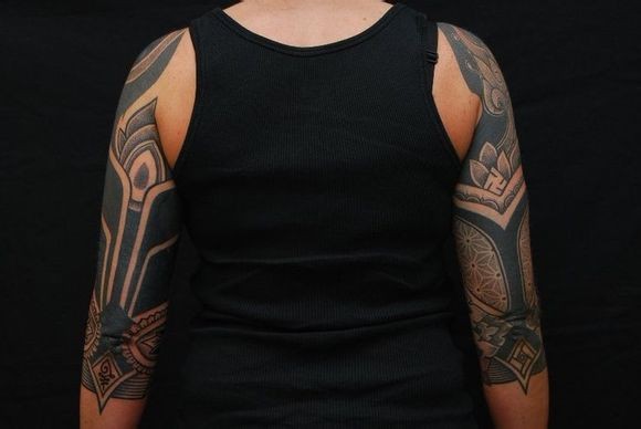 点击大图看下一张：德国纹身师GERD经典图腾花臂纹身图3