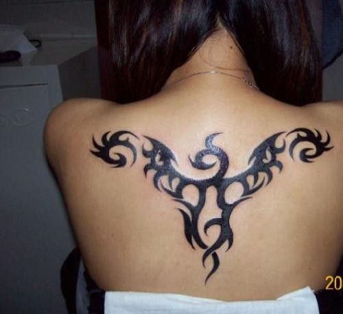 点击大图看下一张：潮流妹子背部性感图腾刺青图5