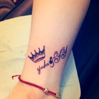 点击大图看下一张：小清新脚踝皇冠图腾英文刺青图9