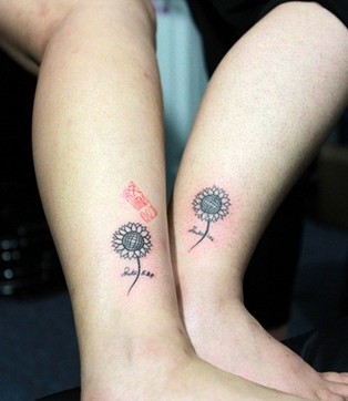 点击大图看下一张:时尚漂亮的脚踝图腾情侣纹身图3