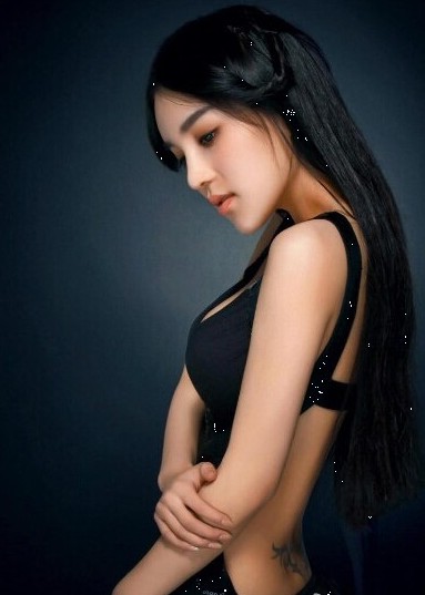 点击大图看下一张:臀部惹火的性感刺青图4