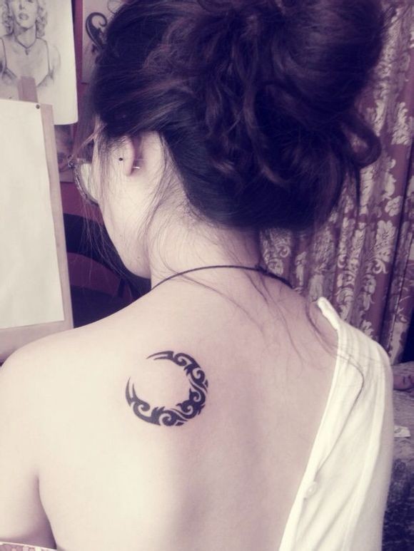 点击大图看下一张：小清新肩部优雅刺青图4