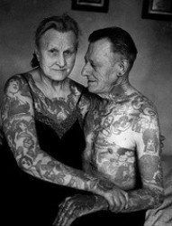 老年夫妇全身花纹纹身图
