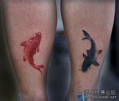 点击大图看下一张：腿部情侣水墨画鲤鱼纹身图片